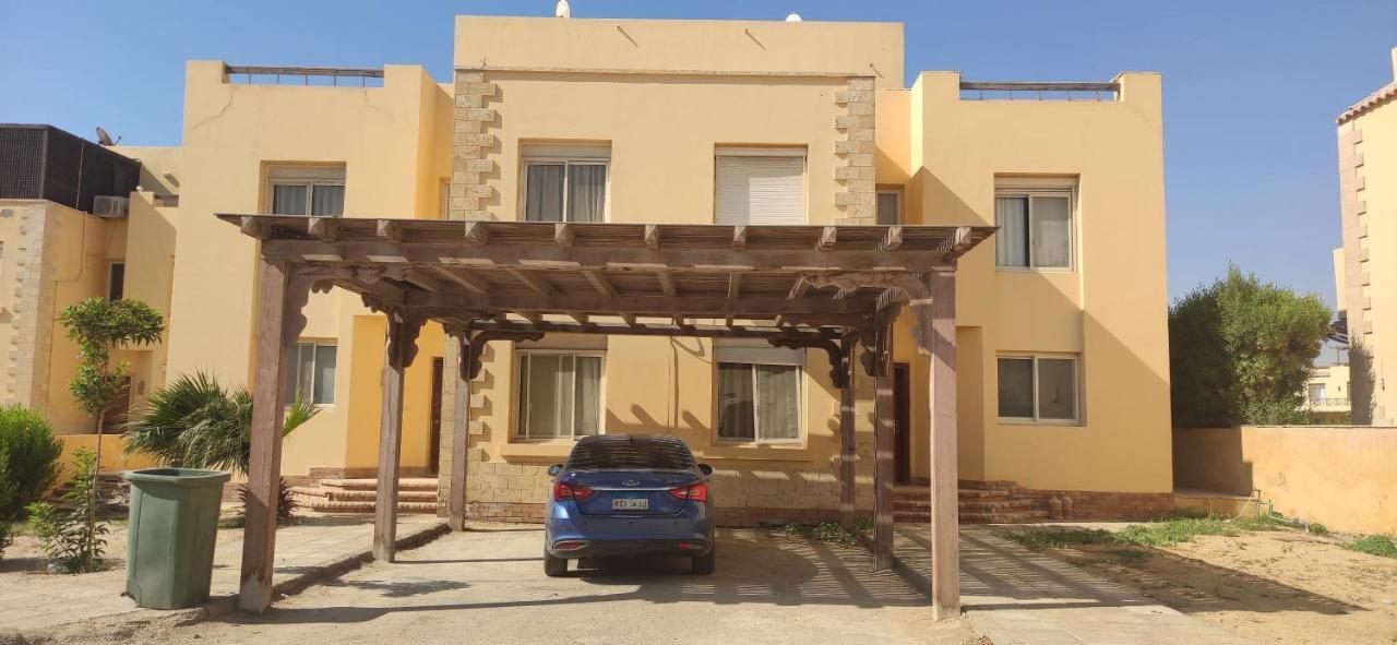 A Sea View Spacious Cheering 5 Bedroom Villa Ain Sokhna "Ain Bay" فيلا كاملة للإيجار قرية العين باي Ain Sukhna Exterior foto