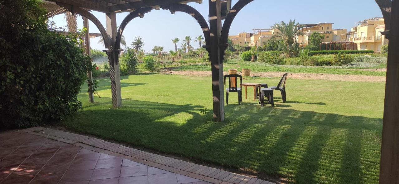 A Sea View Spacious Cheering 5 Bedroom Villa Ain Sokhna "Ain Bay" فيلا كاملة للإيجار قرية العين باي Ain Sukhna Exterior foto